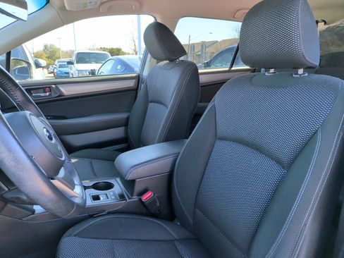 Used 2019 Subaru Outback 2.5i Premium image 24