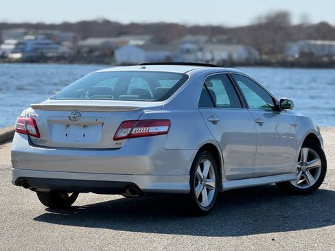 Used 2011 Toyota Camry SE w/ SE Extra-Value Pkg #1 FWD image 7