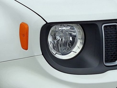 Used 2023 Jeep Renegade Latitude image 10