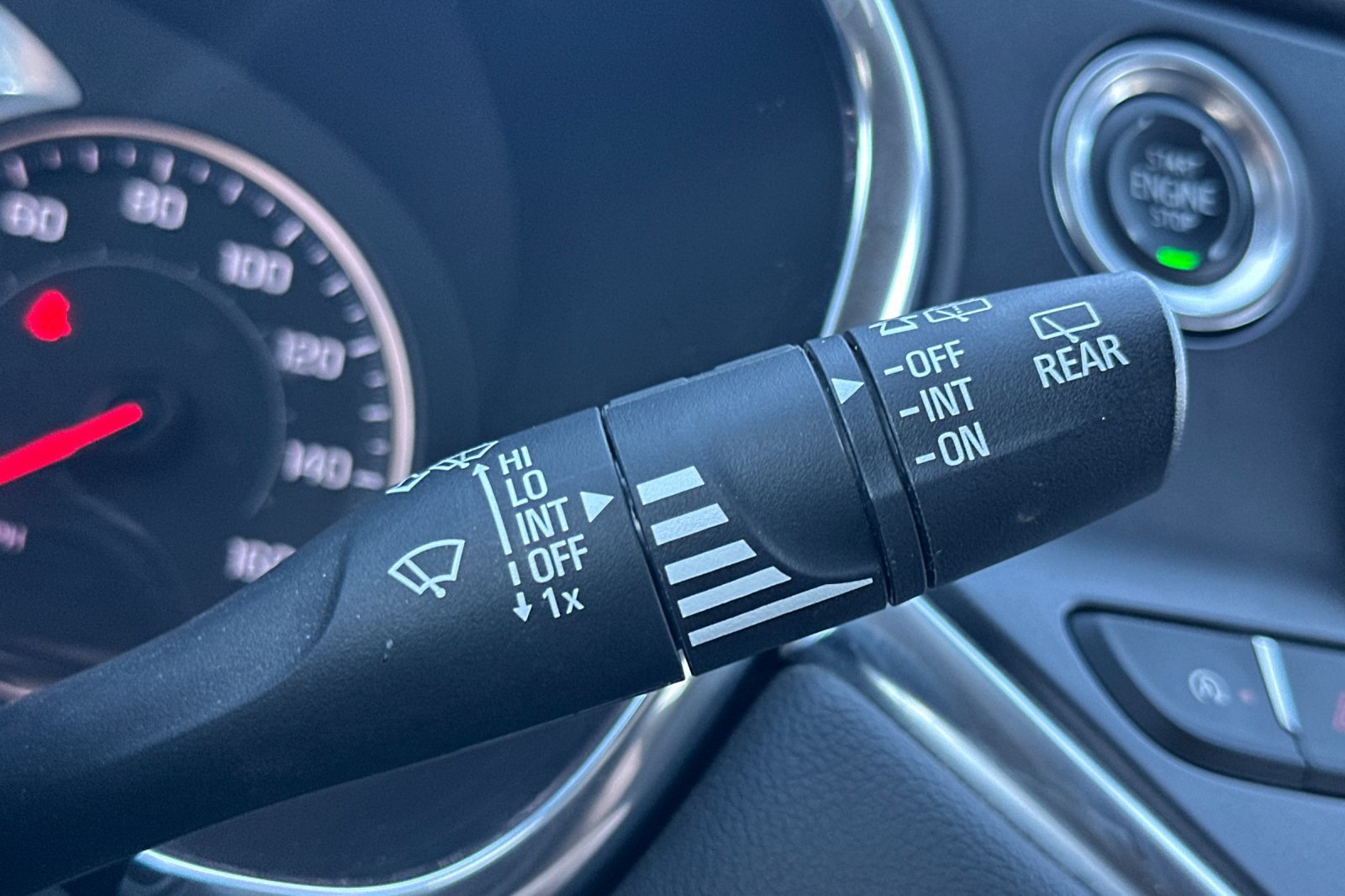 Used 2020 Chevrolet Blazer LT AWD/4WD image 38