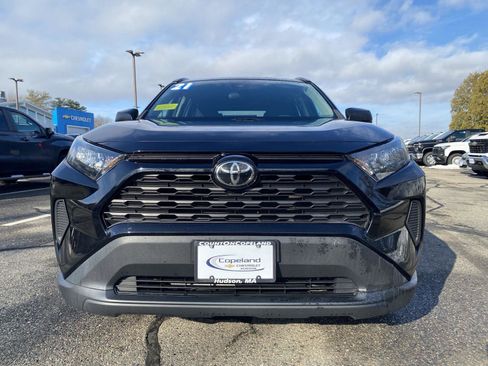 Used 2021 Toyota RAV4 LE image 2