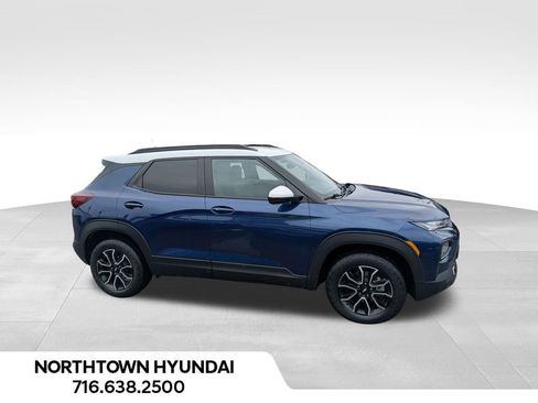 Used 2023 Chevrolet TrailBlazer ACTIV w/ Convenience Package image 2