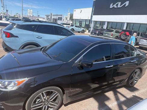 Used 2017 Honda Accord Sport Special Edition image 2