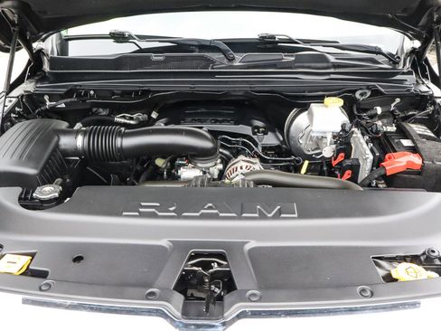 Used 2022 RAM 1500 Laramie AWD/4WD image 18
