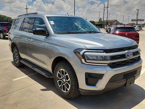 Used 2024 Ford Expedition XL AWD/4WD image 4