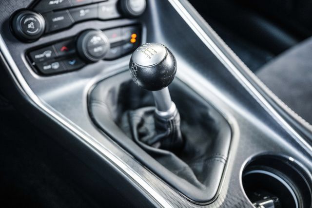 Used 2015 Dodge Challenger SRT w/ Technology Group RWD image 13