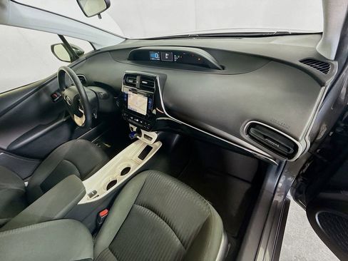Certified 2016 Toyota Prius Three image 30