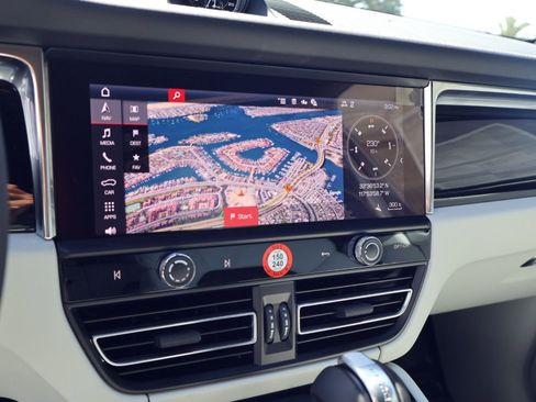 New 2026 Porsche Macan S image 18