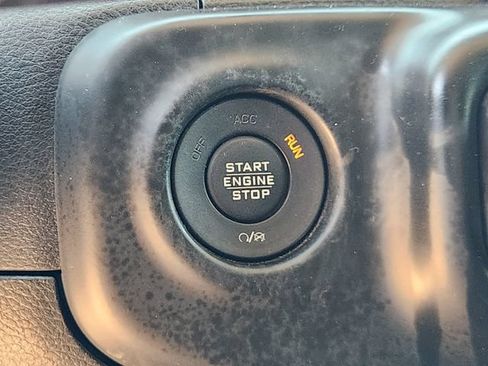 Used 2018 Jeep Wrangler Unlimited Sport S AWD/4WD image 20