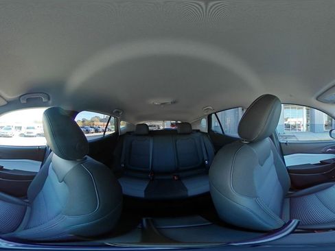 Used 2025 Chevrolet Trax LT image 41