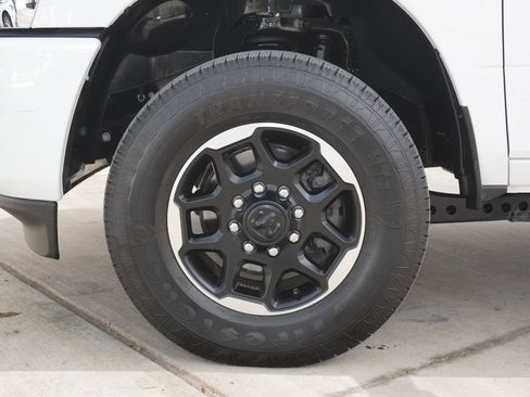 Used 2025 RAM 2500 Laramie AWD/4WD image 14