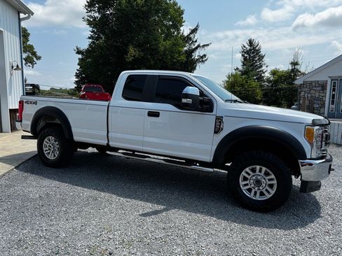 Used 2017 Ford F250 XL w/ Power Equipment Group image 4