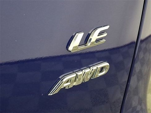 Used 2022 Toyota Corolla Cross LE image 31