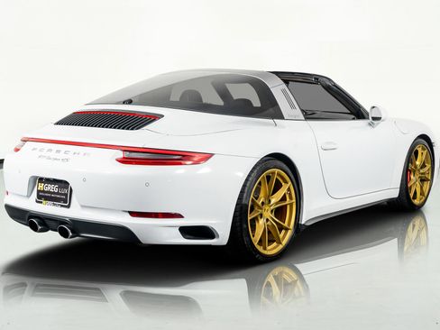 Used 2019 Porsche 911 Targa 4 GTS image 10