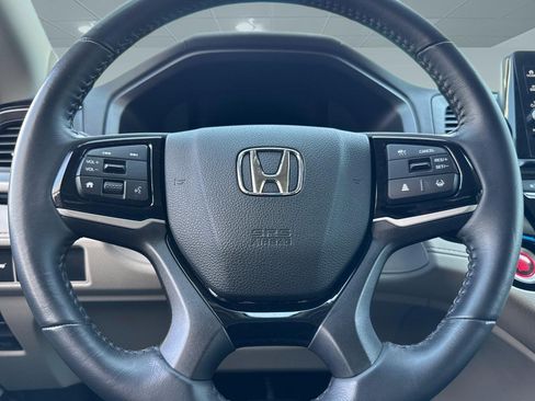 Certified 2025 Honda Odyssey Touring image 16