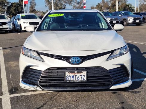Used 2021 Toyota Camry XLE image 2