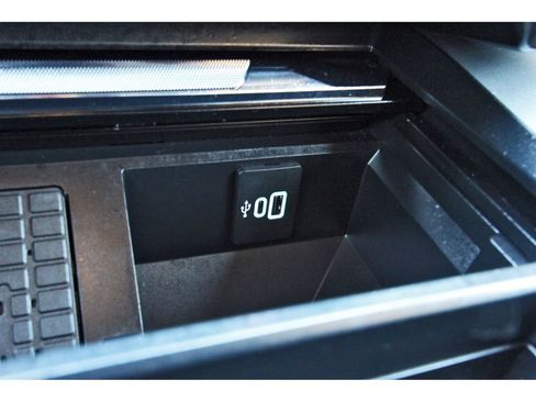 Used 2024 Ford F350 Lariat w/ Chrome Package image 31