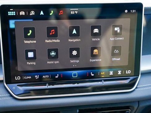 New 2025 Volkswagen Tiguan SE image 16