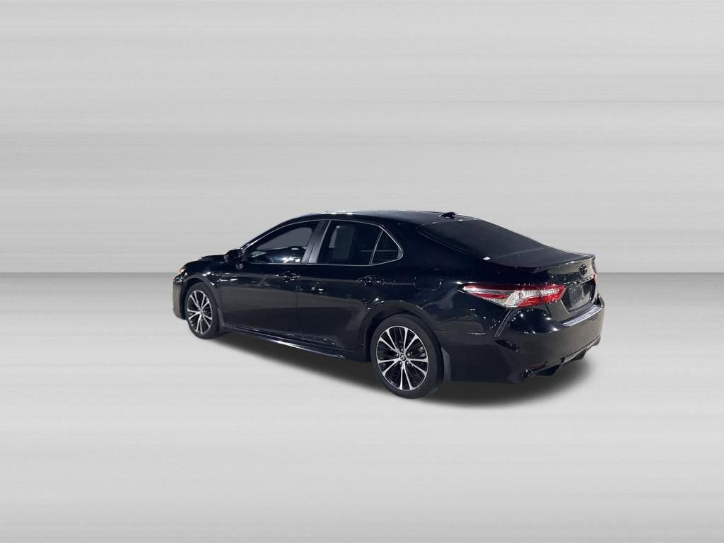 Used 2020 Toyota Camry SE FWD image 8