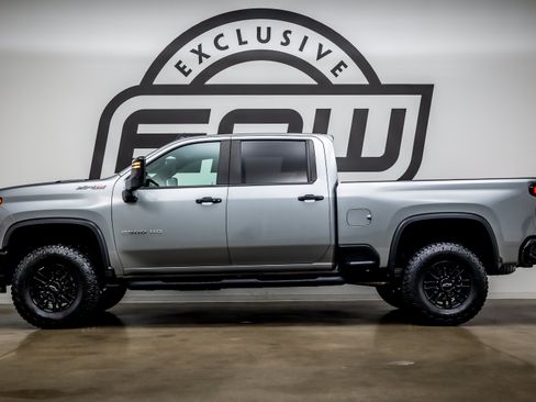 Used 2025 Chevrolet Silverado 2500 ZR2 w/ Technology Package AWD/4WD image 6