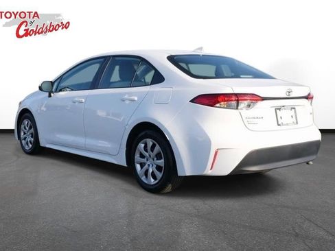 Used 2025 Toyota Corolla LE image 8