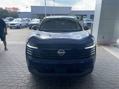 Used 2025 Nissan Kicks SV image 2