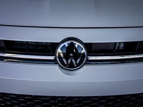 New 2026 Volkswagen Jetta SEL image 9