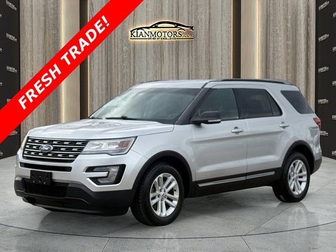 Used 2016 Ford Explorer XLT w/ Equipment Group 202A FWD image 1