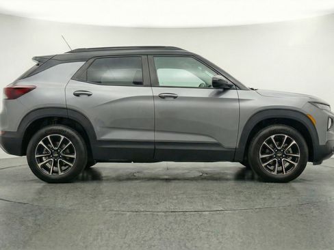 Used 2025 Chevrolet TrailBlazer LT image 11