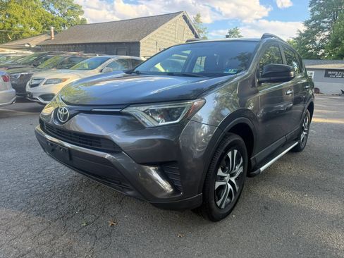 Used 2016 Toyota RAV4 LE AWD/4WD image 1