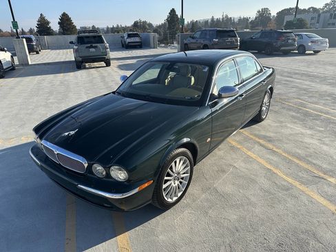 Used 2007 Jaguar XJ8 image 13