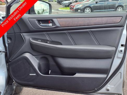 Used 2019 Subaru Outback 2.5i Limited AWD/4WD image 11