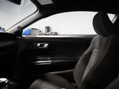 Used 2019 Ford Mustang Coupe RWD image 14