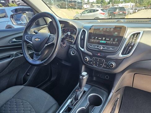 Used 2018 Chevrolet Equinox LT w/ Sun & Infotainment Package FWD image 12