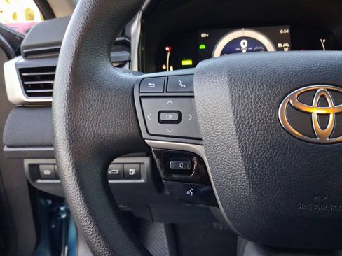 Used 2025 Toyota Camry LE FWD image 19
