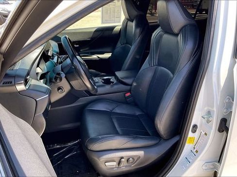Used 2021 Toyota Venza Limited w/ Carpet Mat Package (TMS) AWD/4WD image 24