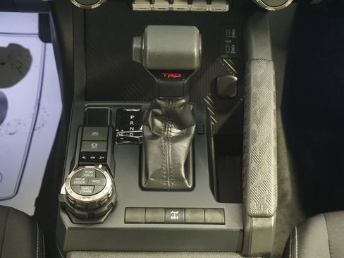 Certified 2025 Toyota Tacoma TRD Off-Road image 30