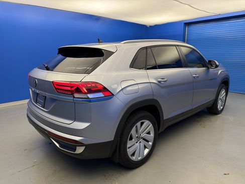 Certified 2022 Volkswagen Atlas Cross Sport SE w/ Panoramic Sunroof Package FWD image 7