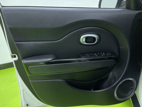 Used 2015 Kia Soul ! w/ Sun & Sound Package image 16