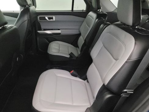 Used 2021 Ford Explorer XLT w/ Equipment Group 202A image 18