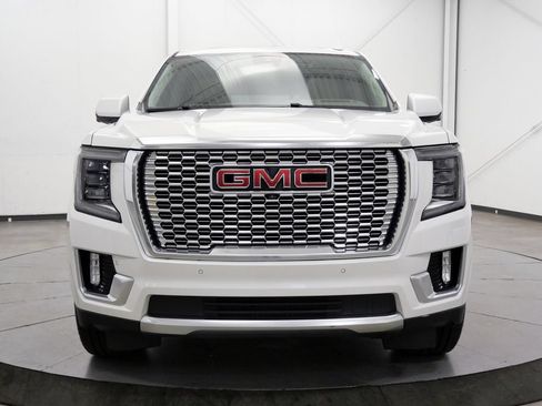 Used 2023 GMC Yukon XL Denali AWD/4WD image 2