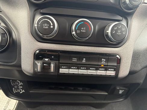 Used 2024 RAM 2500 Tradesman w/ Chrome Appearance Group image 14