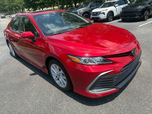 Used 2024 Toyota Camry LE w/ Convenience Package FWD image 4