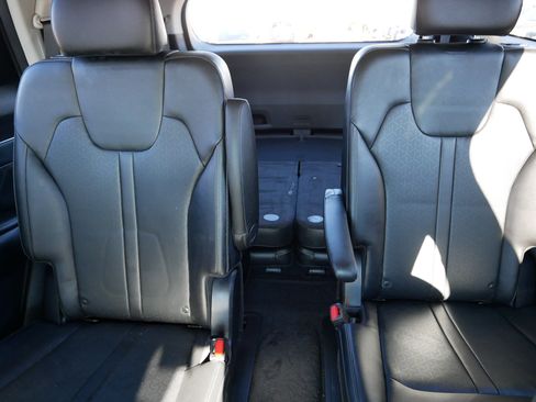 Certified 2022 Kia Sorento SX image 13