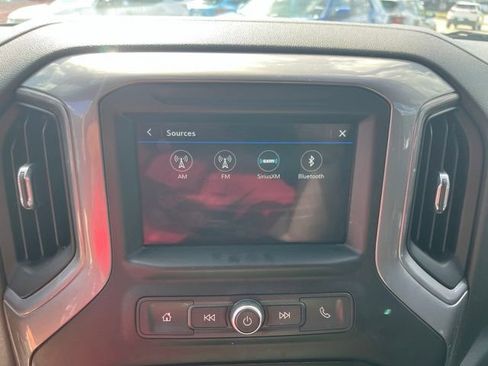 Used 2019 Chevrolet Silverado 1500 Custom w/ Infotainment Package RWD image 21