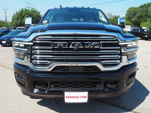 New 2025 RAM 2500 Laramie image 4
