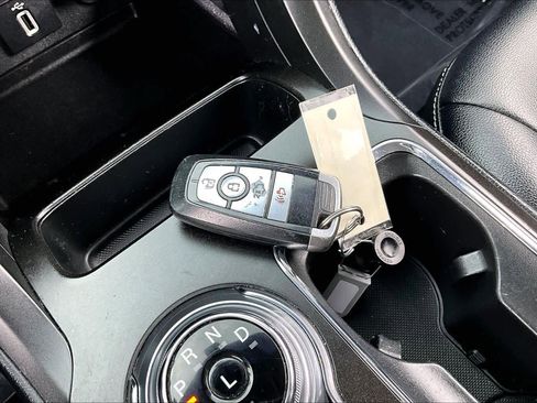 Used 2018 Ford Fusion SE w/ Equipment Group 601A image 14