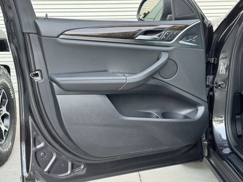 Used 2025 BMW X4 xDrive30i image 18