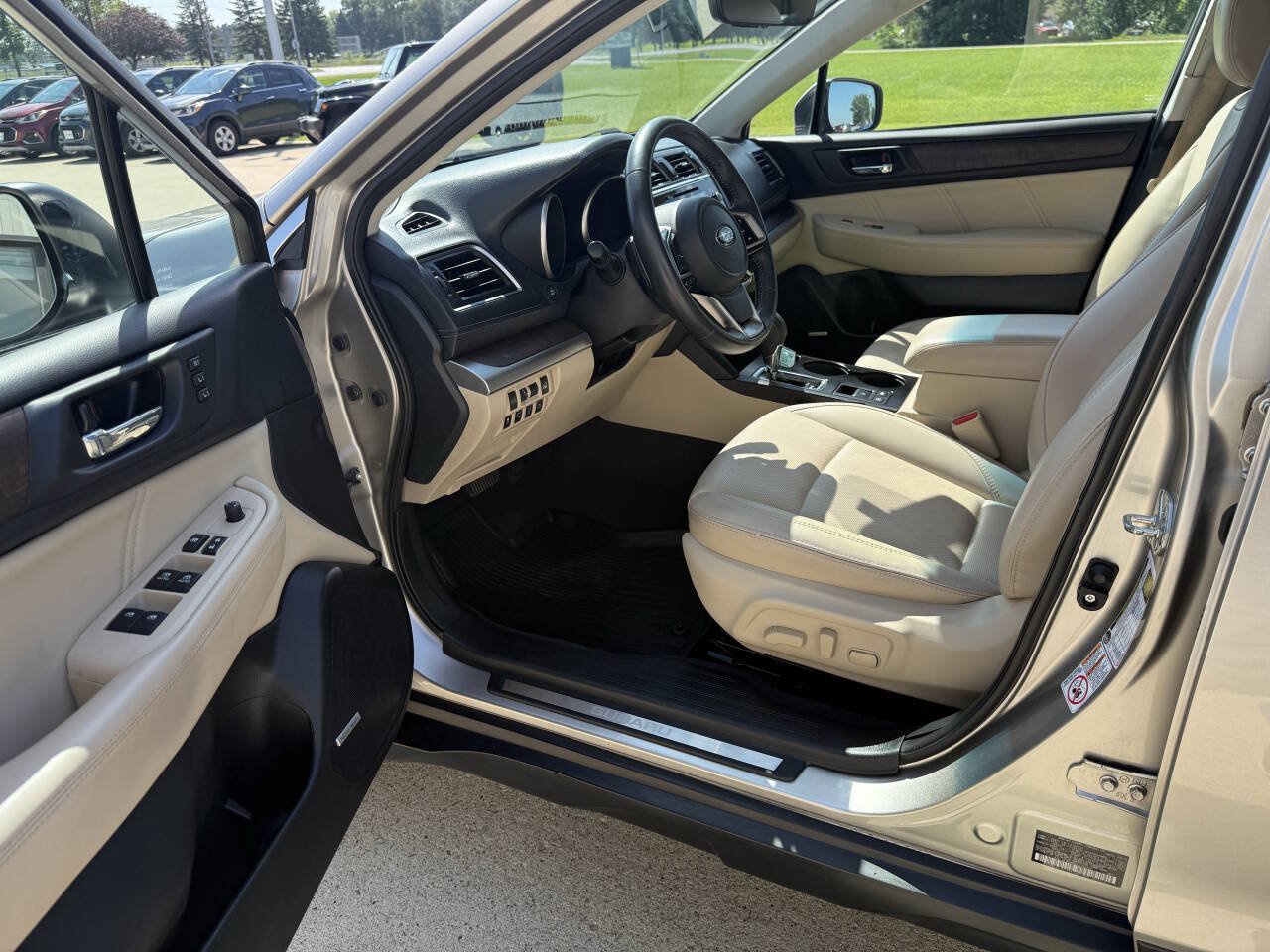 Used 2018 Subaru Outback 2.5i Limited AWD/4WD image 5