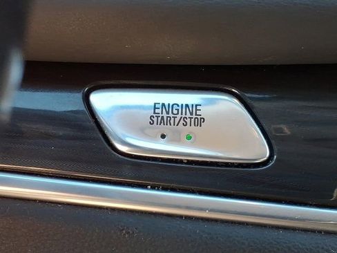 Used 2020 Buick Enclave Essence FWD image 24